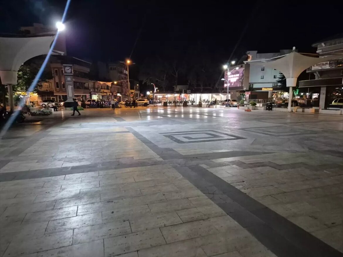 balikesir-sindirgida-4-buyuklugunde-zelzele-g4BBBkRG.jpg