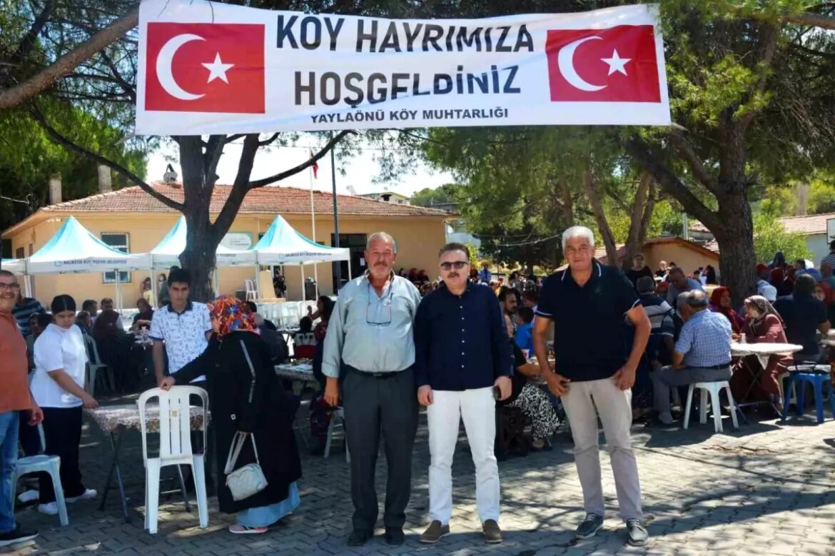 edremit-kaymakami-ahmet-odabas-yaylaonu-mahallesinde-hayir-yemegine-katildi-SfVe5kXc.jpg